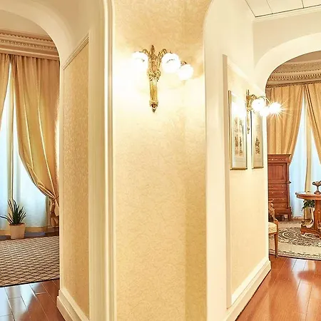 Grand Continental Hotel