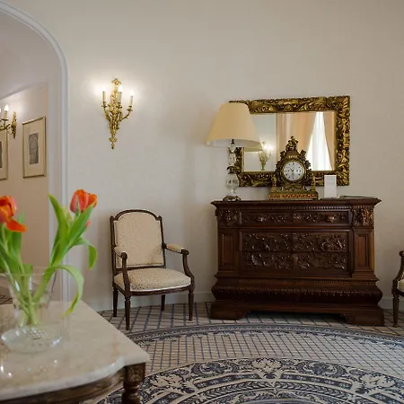 Grand Continental Hotel