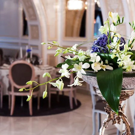 Grand Continental Hotel