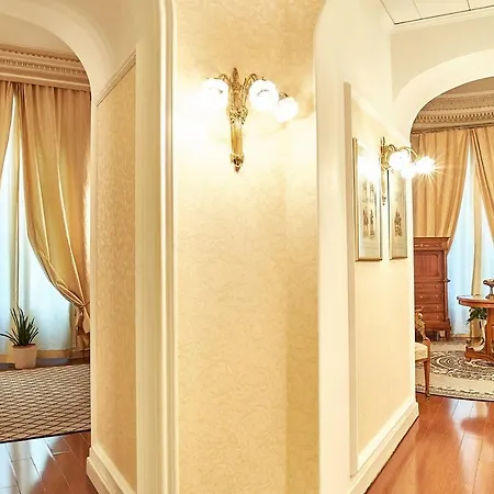 Ξενοδοχείο Grand Continental 5*