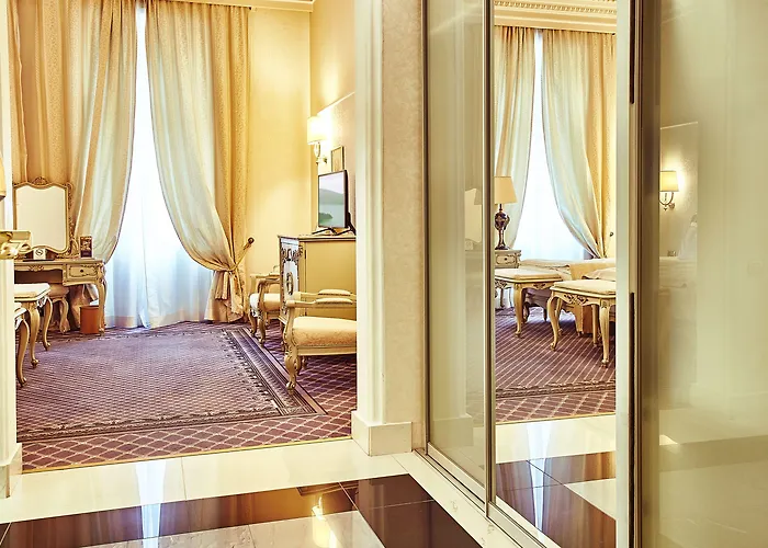 Готель Grand Continental