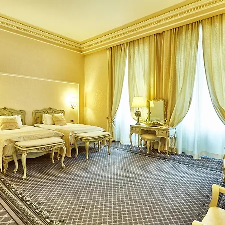 Grand Continental Hotel