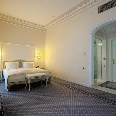 Hotel Grand Continental 5*