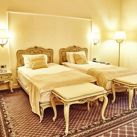 Hotel Grand Continental 5*