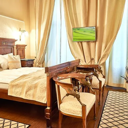 Grand Continental Hotel