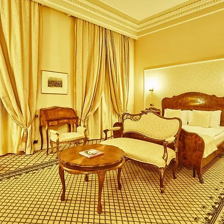 Hotel Grand Continental 5*