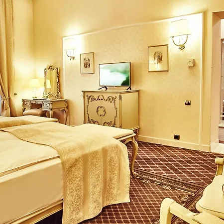 Hotel Grand Continental